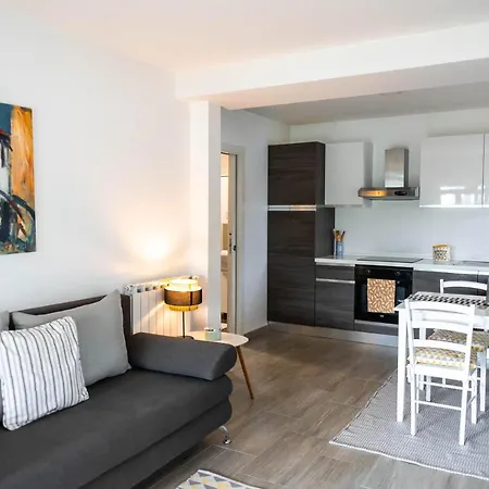 New Cosy With Private Parking * Опатия