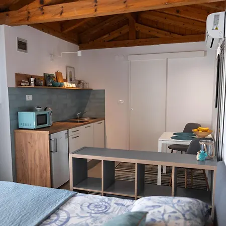New Cosy With Private Parking Апартаменты *
