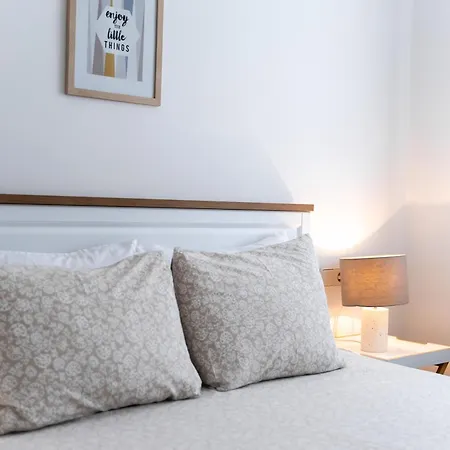 New Cosy With Private Parking Апартаменты *