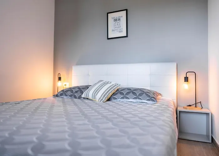 Apartament New Cosy With Private Parking *