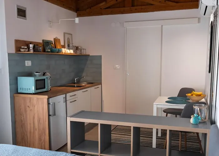 New Cosy With Private Parking Apartament *