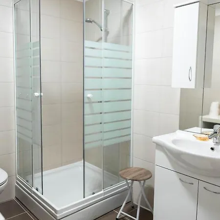 Appartamento New Cosy With Private Parking