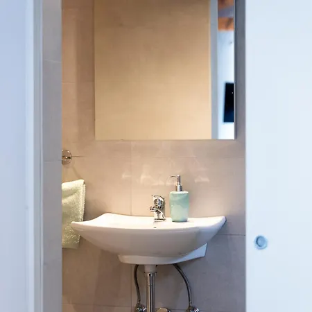 Appartamento New Cosy With Private Parking